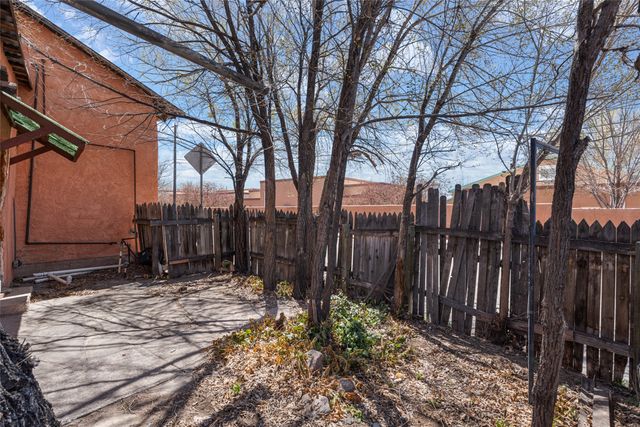 669 W San Francisco Street, Santa Fe, NM 87501