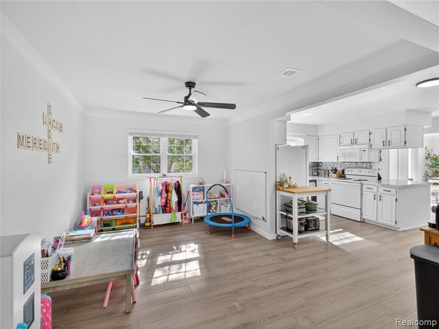 36117 Ladywood Street, Livonia, MI 48154