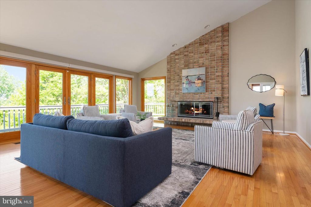 Image 10 of property listing at 267 RUGBY CT, Arnold, MD 21012