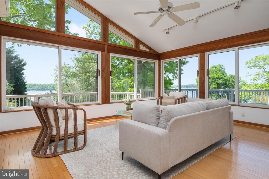 Image 14 of property listing at 267 RUGBY CT, Arnold, MD 21012