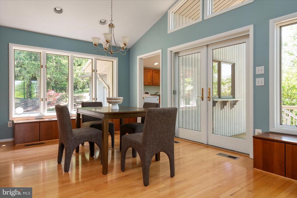 Image 19 of property listing at 267 RUGBY CT, Arnold, MD 21012