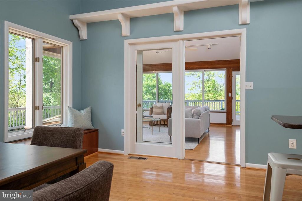 Image 20 of property listing at 267 RUGBY CT, Arnold, MD 21012