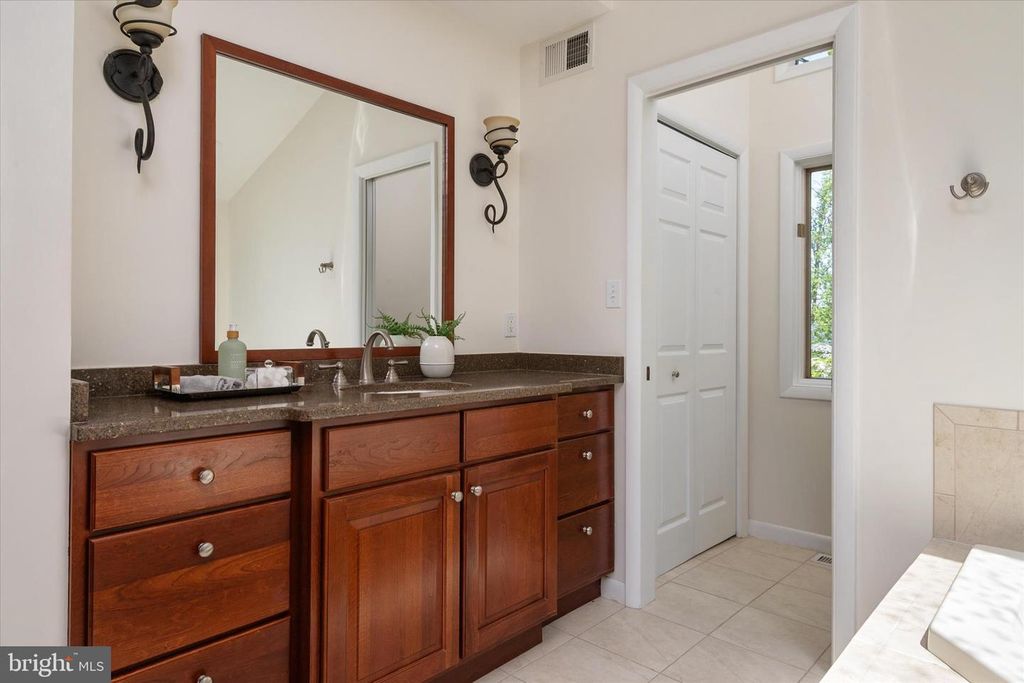 Image 24 of property listing at 267 RUGBY CT, Arnold, MD 21012