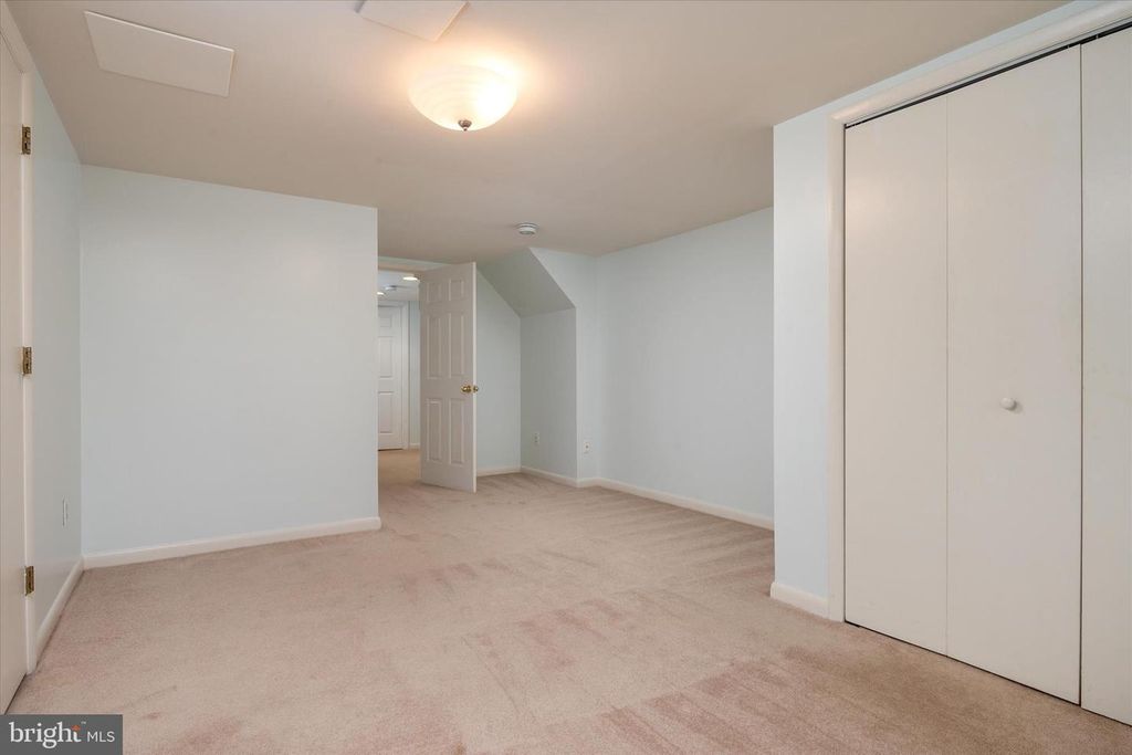 Image 33 of property listing at 267 RUGBY CT, Arnold, MD 21012