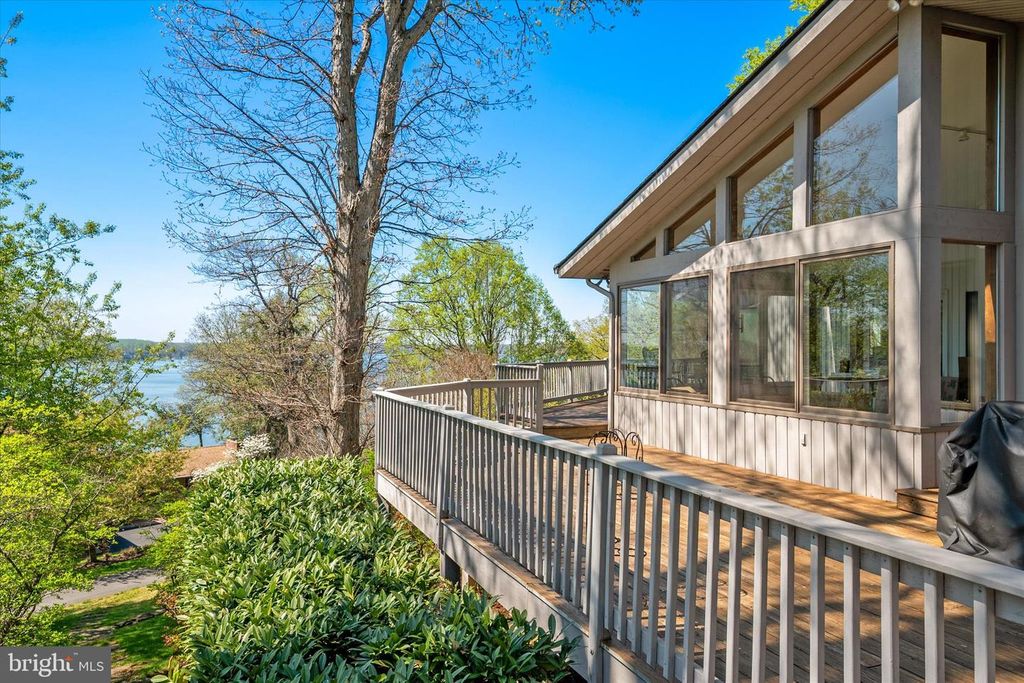 Image 4 of property listing at 267 RUGBY CT, Arnold, MD 21012