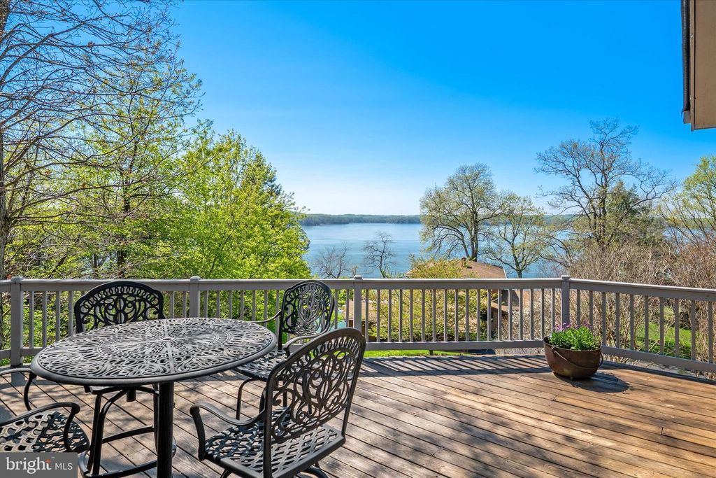 Image 5 of property listing at 267 RUGBY CT, Arnold, MD 21012