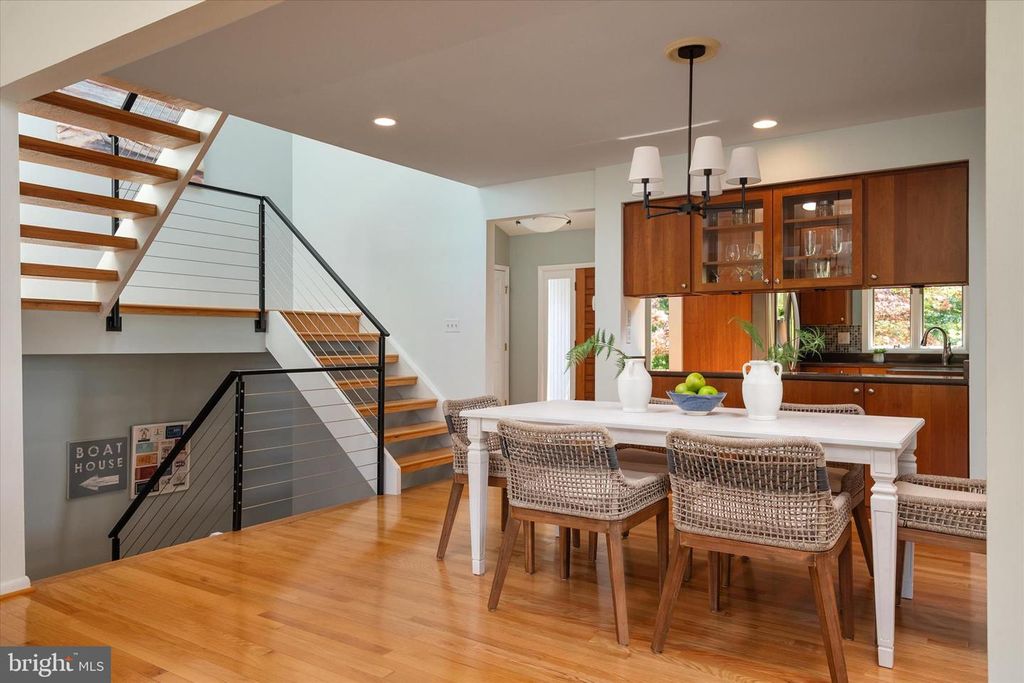 Image 8 of property listing at 267 RUGBY CT, Arnold, MD 21012