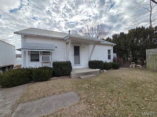 704 S Monticello Road, Canton, MO 63435