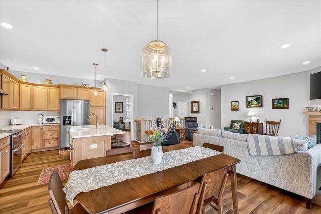 1249 Wild Willow Way, Verona, WI 53593