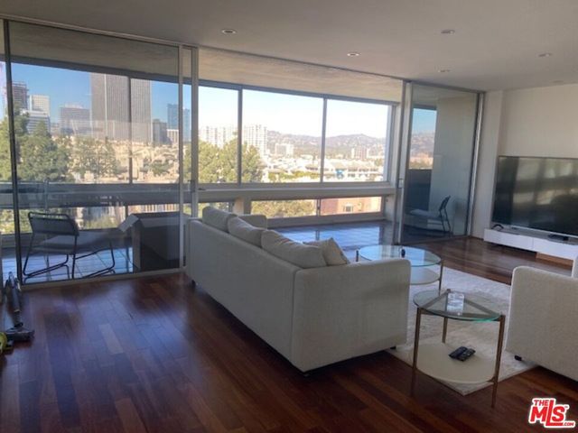 2220 Avenue Of The Stars 802, Los Angeles, CA 90067