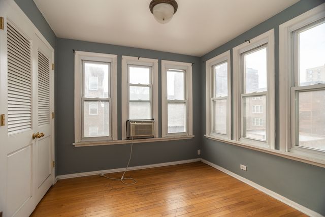 2321 E 69TH Street 2, Chicago, IL 60649