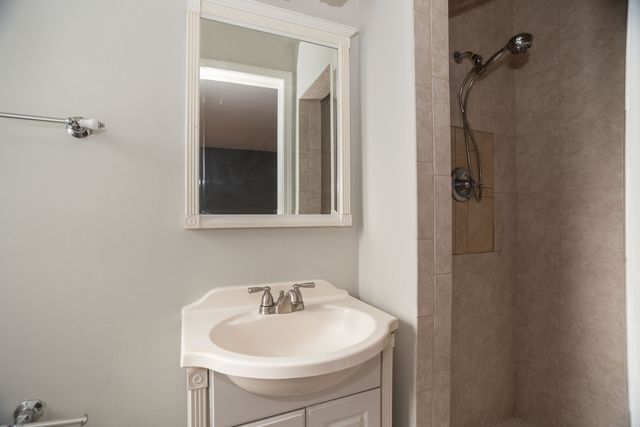 2321 E 69TH Street 2, Chicago, IL 60649