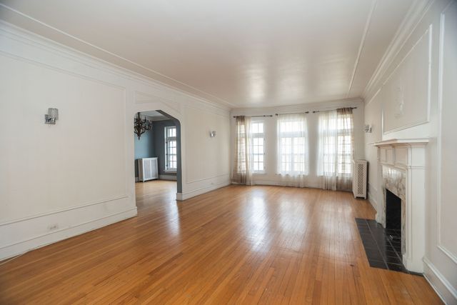 2321 E 69TH Street 2, Chicago, IL 60649