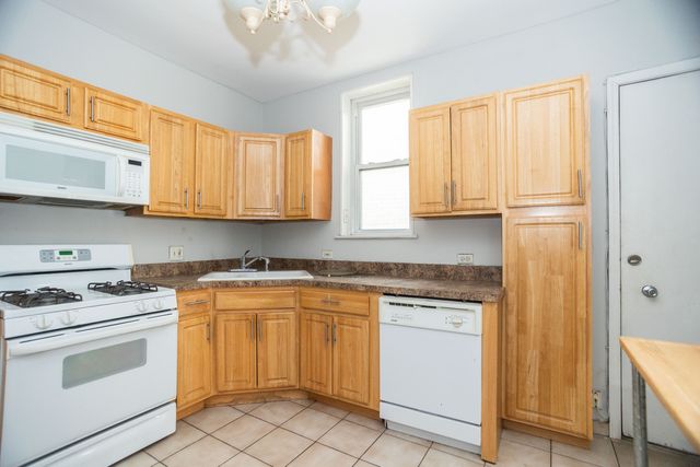 2321 E 69TH Street 2, Chicago, IL 60649