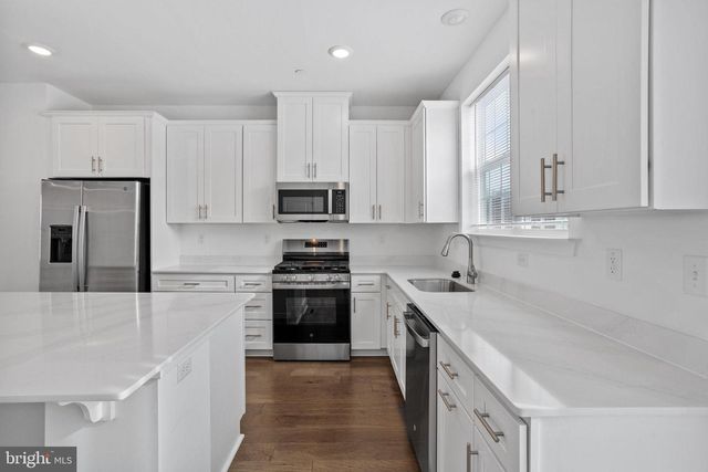 137 ADA HIGHTOWER AVE, Pennington, NJ 08534