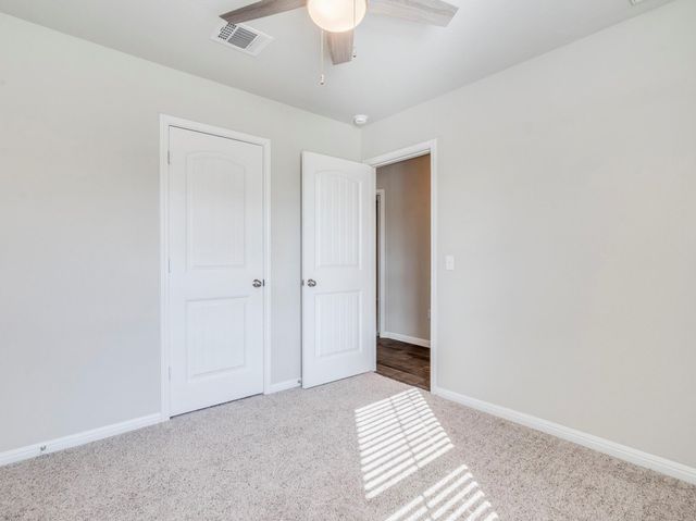 136 Dunlin LN, Leander, TX 78641