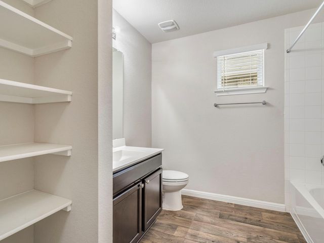 136 Dunlin LN, Leander, TX 78641