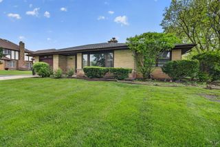 3925 Downers Drive, Downers Grove, IL 60515