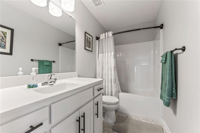 1704 Chestnut Street, Kearney, MO 64060