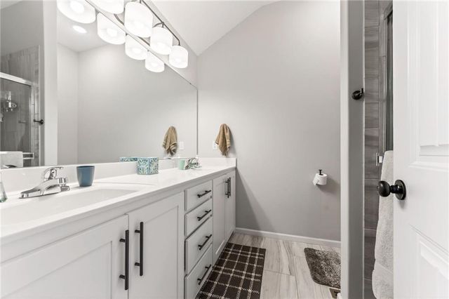 1704 Chestnut Street, Kearney, MO 64060