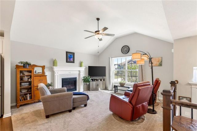 1704 Chestnut Street, Kearney, MO 64060
