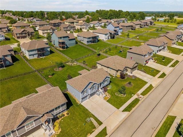 1704 Chestnut Street, Kearney, MO 64060