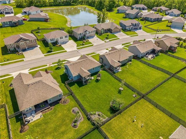 1704 Chestnut Street, Kearney, MO 64060
