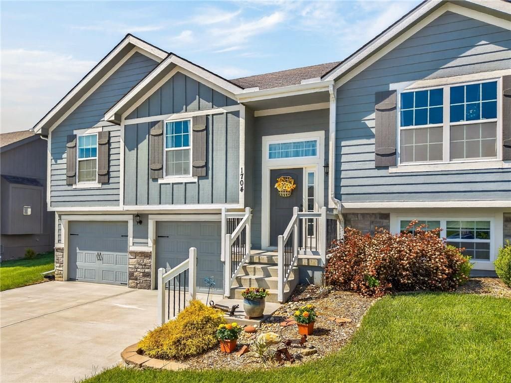 1704 Chestnut Street, Kearney, MO 64060