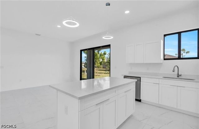 3924 NW 38th ST, Cape Coral, FL 33993