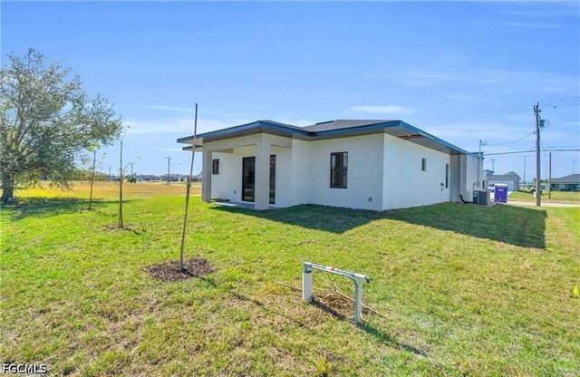 3924 NW 38th ST, Cape Coral, FL 33993