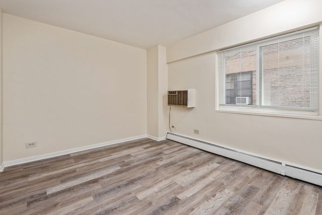 1400 Chicago Avenue 206, Evanston, IL 60201