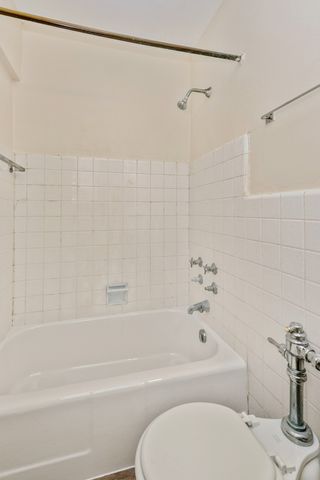 1400 Chicago Avenue 206, Evanston, IL 60201