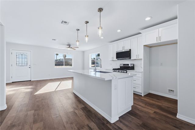 1805 Coronado Boulevard, Bullhead City, AZ 86442