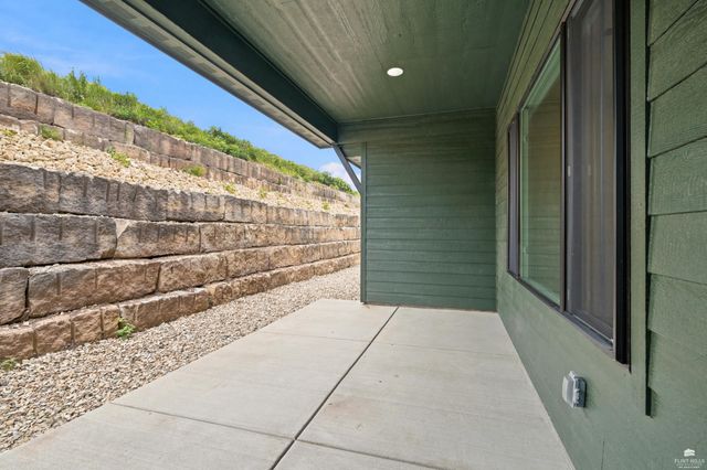 3920 Travers Circle, Manhattan, KS 66503