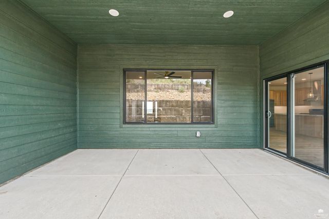 3920 Travers Circle, Manhattan, KS 66503