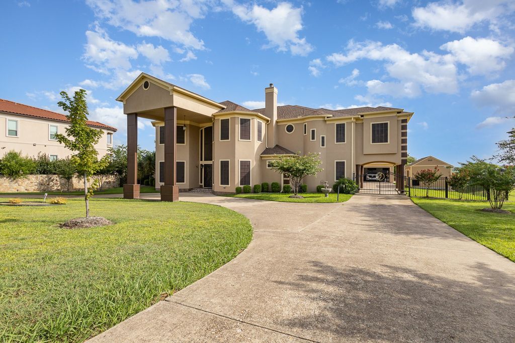 1031 Mallard Pointe Drive, Grand Prairie, TX 75104