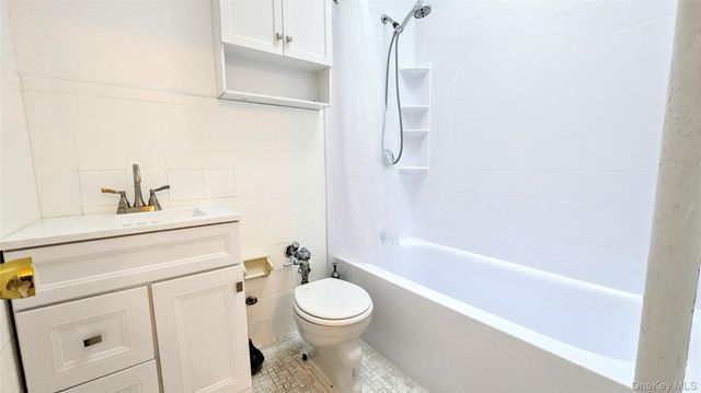 18-44 21st Drive, Astoria, NY 11105