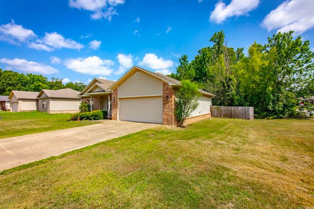 300 Weathering Lane, Austin, AR 72007