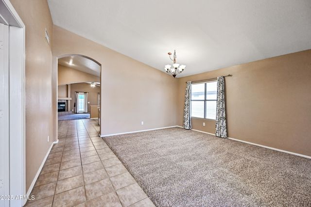 2400 E WHITTEN Street, Chandler, AZ 85225