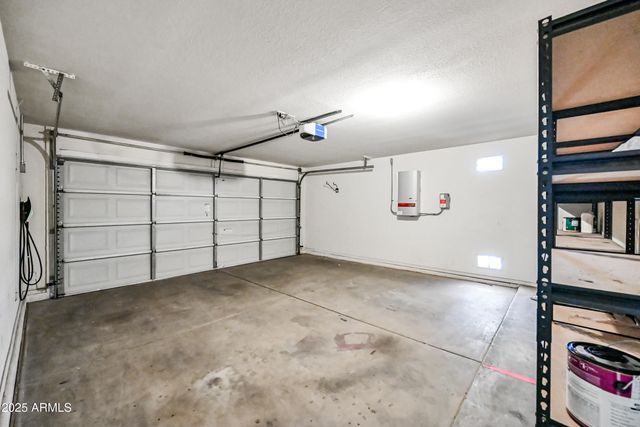 2400 E WHITTEN Street, Chandler, AZ 85225