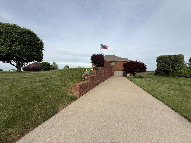 700 Carolina Court, Richmond, KY 40475