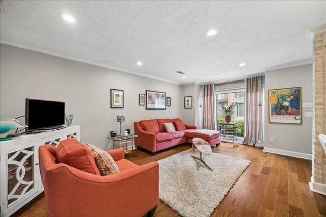 413 N Post Oak Lane 413, Houston, TX 77024