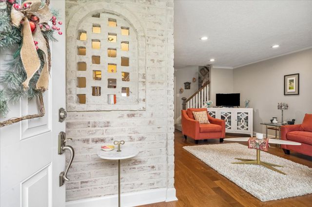 413 N Post Oak Lane 413, Houston, TX 77024