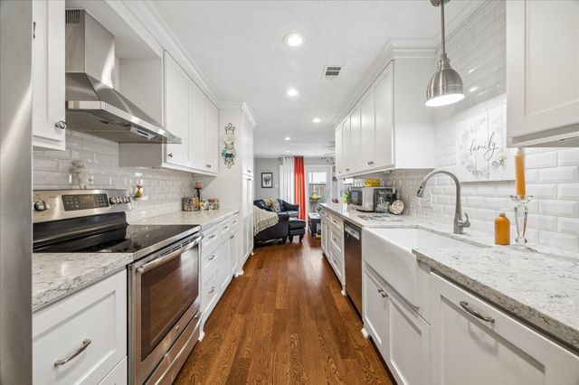 413 N Post Oak Lane 413, Houston, TX 77024