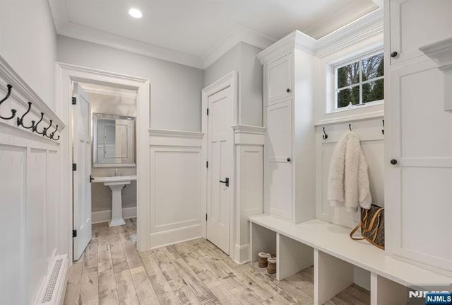 11 Aldbury Drive, Upper Saddle River, NJ 07458