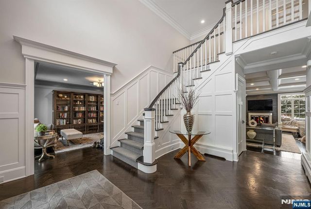 11 Aldbury Drive, Upper Saddle River, NJ 07458