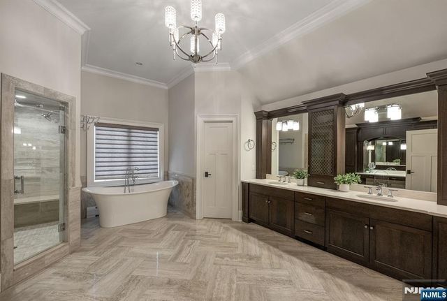 11 Aldbury Drive, Upper Saddle River, NJ 07458