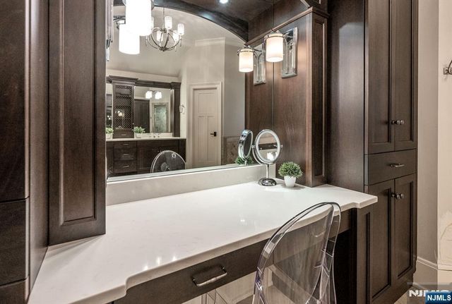 11 Aldbury Drive, Upper Saddle River, NJ 07458