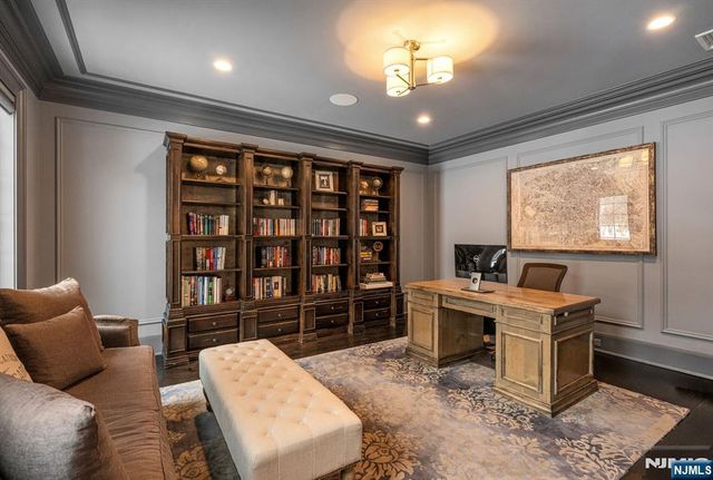 11 Aldbury Drive, Upper Saddle River, NJ 07458