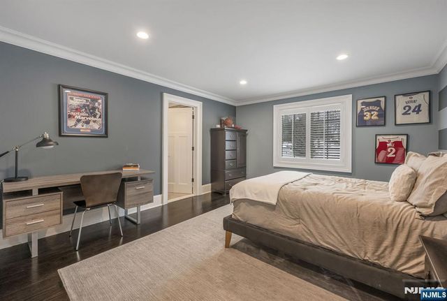 11 Aldbury Drive, Upper Saddle River, NJ 07458